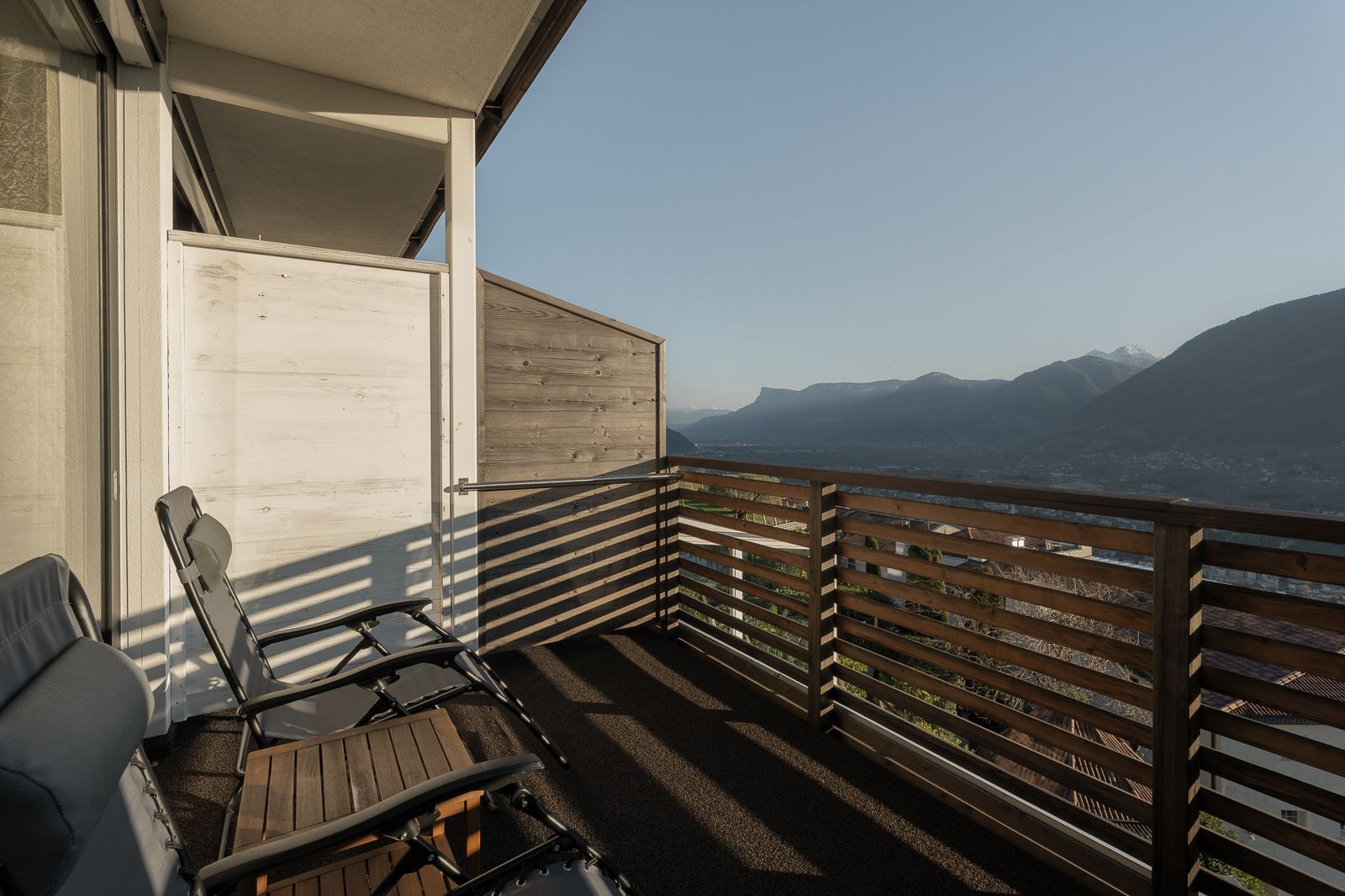 Standard-Doppelzimmer Pergola zur Südseite (35 m²) im Hotel Erika in Dorf Tirol