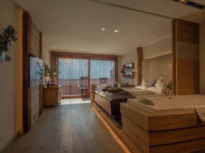 Double rooms - single rooms