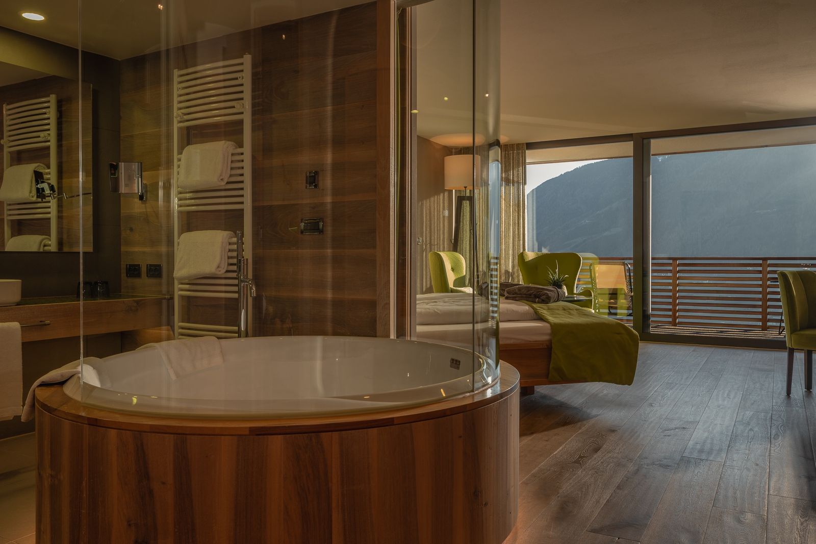 Suite Zypresse mit Panoramablick über Meran