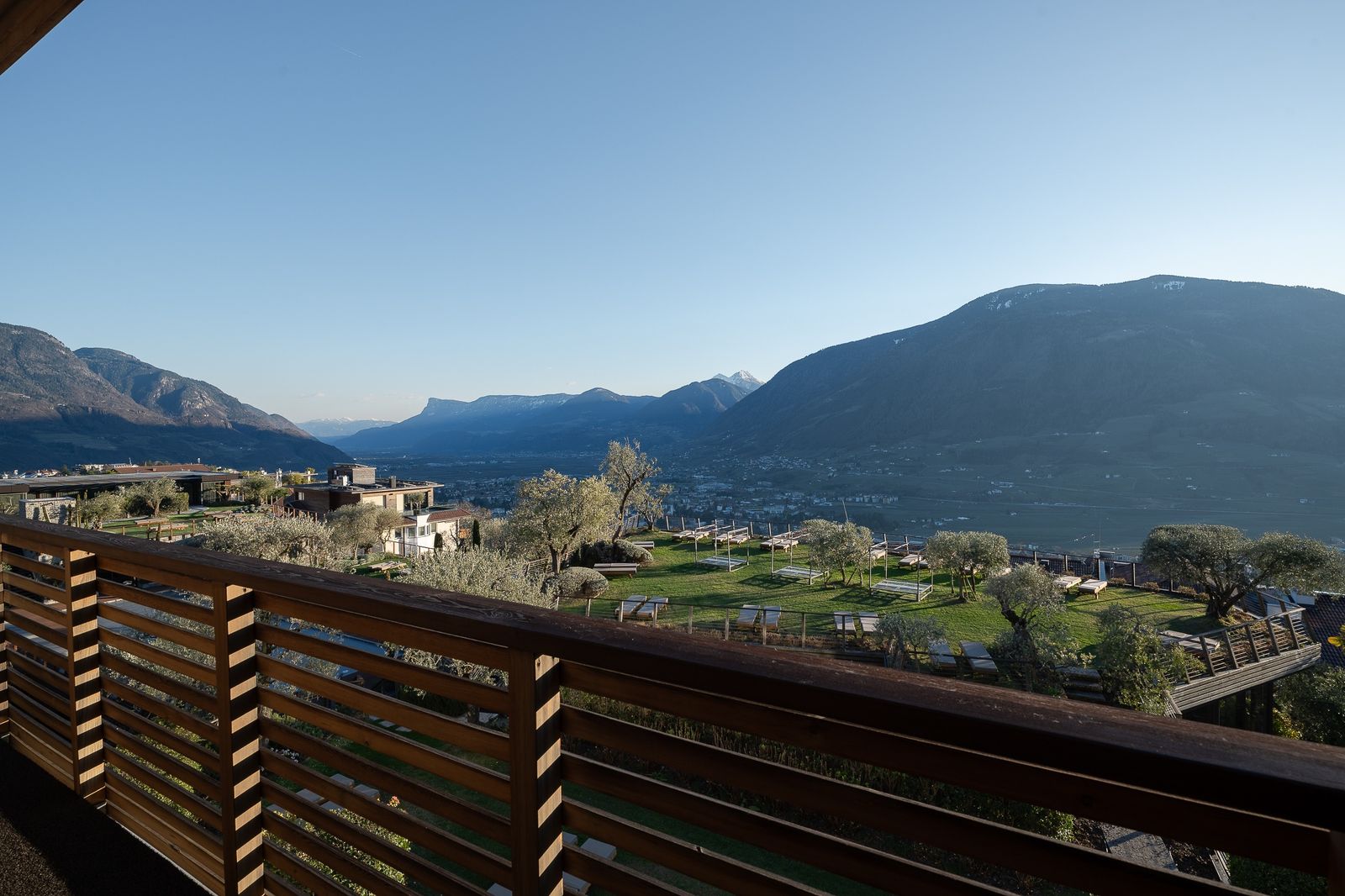Suite Zypresse mit Panoramablick über Meran
