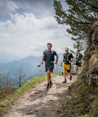Angebot: Trail & Balance – Bewegung, Entspannung und Ernährungskompetenz mit Florian Reiter - Schwarz