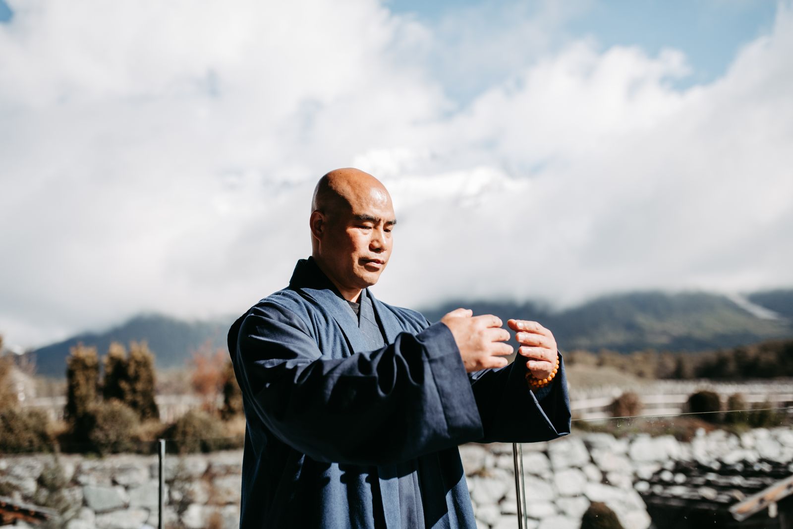 Shaolin Qi Gong "Yi Jin Jing" Workshop image 3 - Alpenresort Schwarz