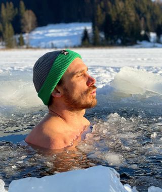 Angebot: Happy & Healthy Wim Hof Retreat by Embrace your breath - Schwarz