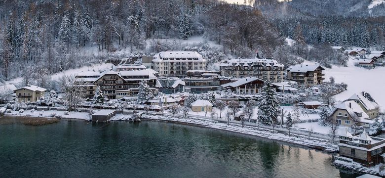 Wellnesshotel Ebner's Waldhof am See: Winter days at Lake Fuschl