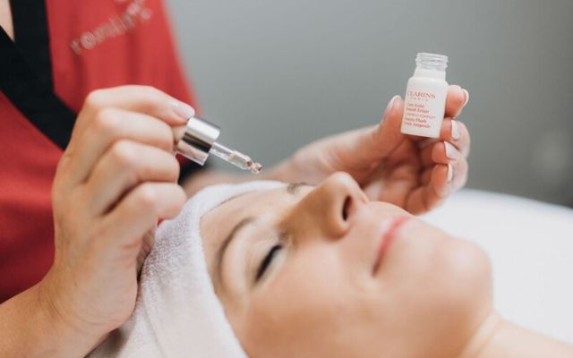 CLARINS TIME OUT - HYDRATING PURE - Rosenalp Gesundheitsresort & SPA