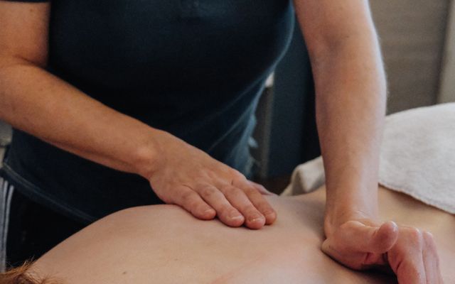CLASSIC PHYSIOTHERAPEUTIC BACK MASSAGE - Rosenalp Gesundheitsresort & SPA