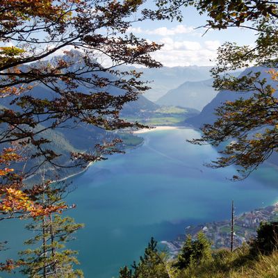 Angebot: Frühlings- & Herbstspecial mit Gratis-Urlaubstag und Wunschkorb  - Das Karwendel - Ihr Wellness Zuhause am Achensee