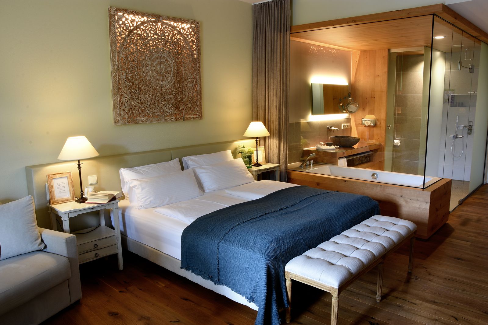 Romantik-Suite mit Balkon inklusive Wellnessgarten und Frühstücksbüffet image 8 - Hotel Wellnessgarten