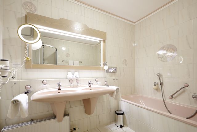 Suite „Petermännle“ 45m² image 3 - Wellnesshotel Sonnenhalde