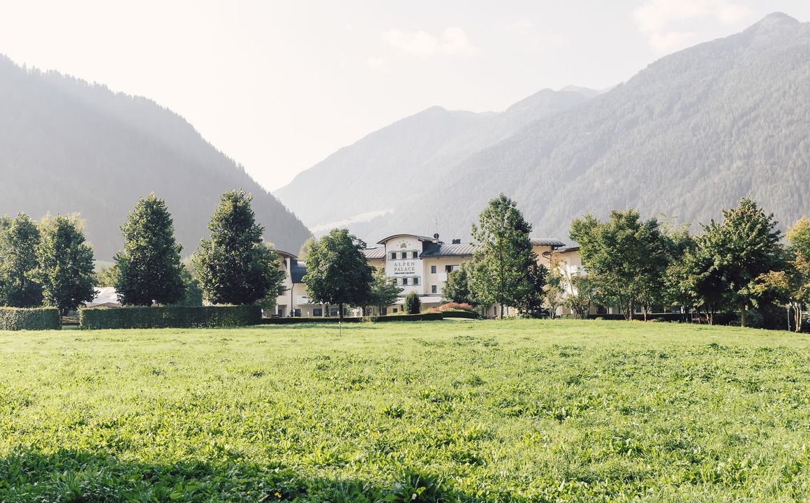 Luxury Hideaway & Spa Retreat-Alpenpalace in St. Johann im Ahrntal, Trentino-Südtirol, Italien - Bild #1