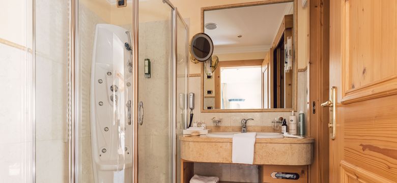Luxury Hideaway & Spa Retreat Alpenpalace: Doppelzimmer Romantik image #3
