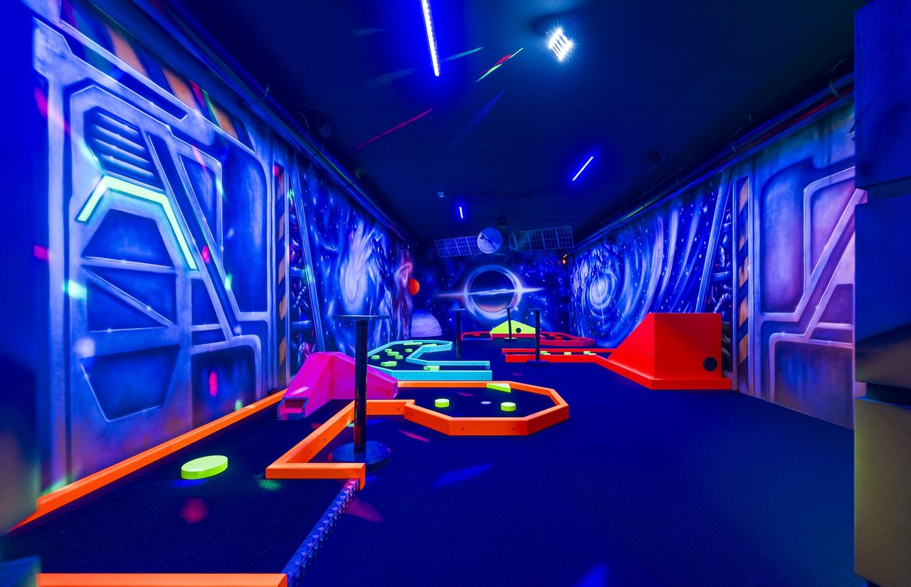 Hotel Prokulus Blacklight Indoor Minigolf