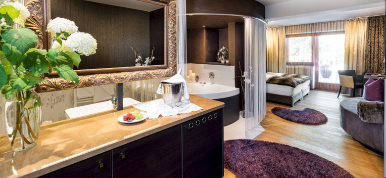 Hotel Winzer Wellness & Kuscheln : Double room Glamourstyle image #2