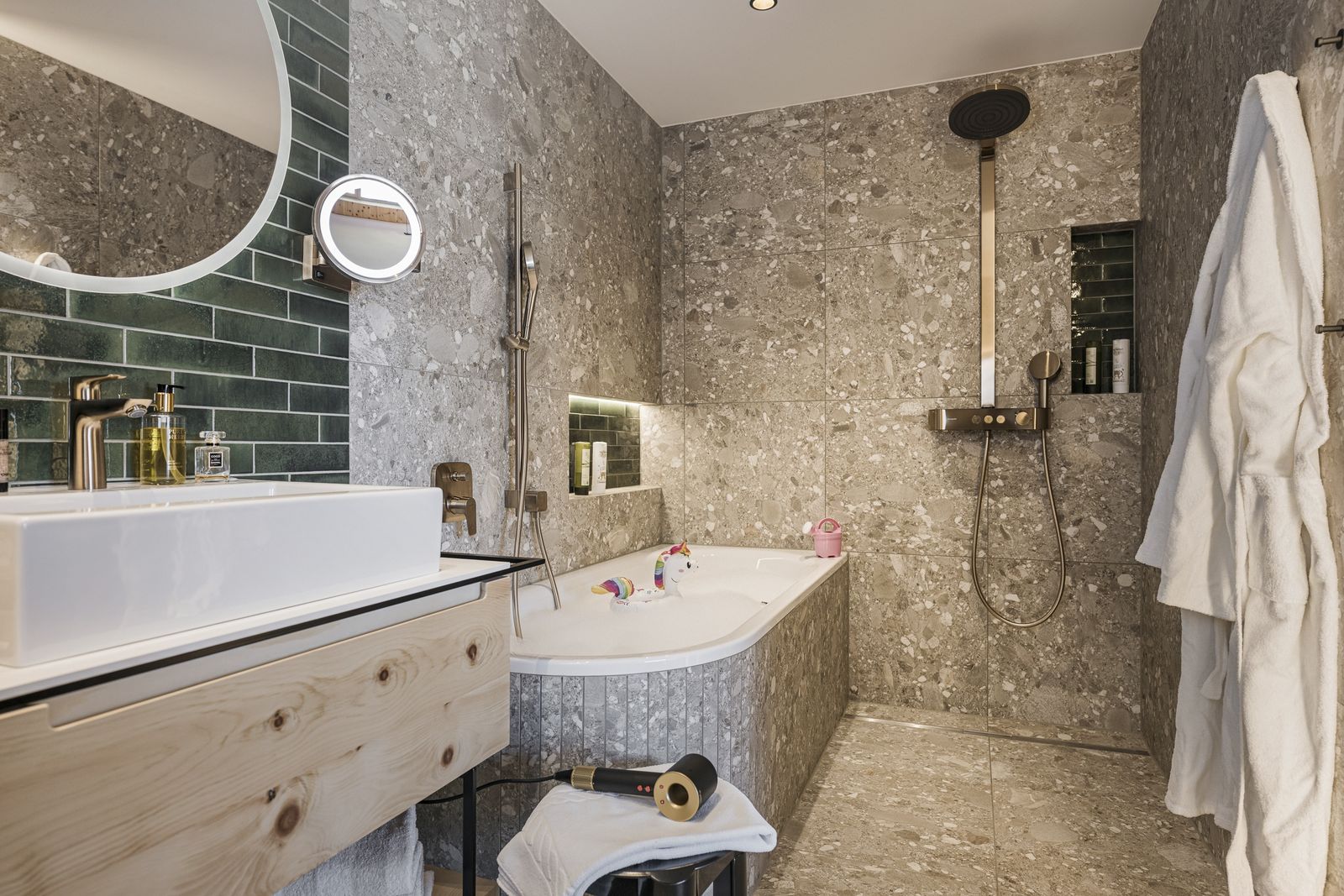 „79er“ Zirben FamilySuite Panorama image 9 - Mia Alpina