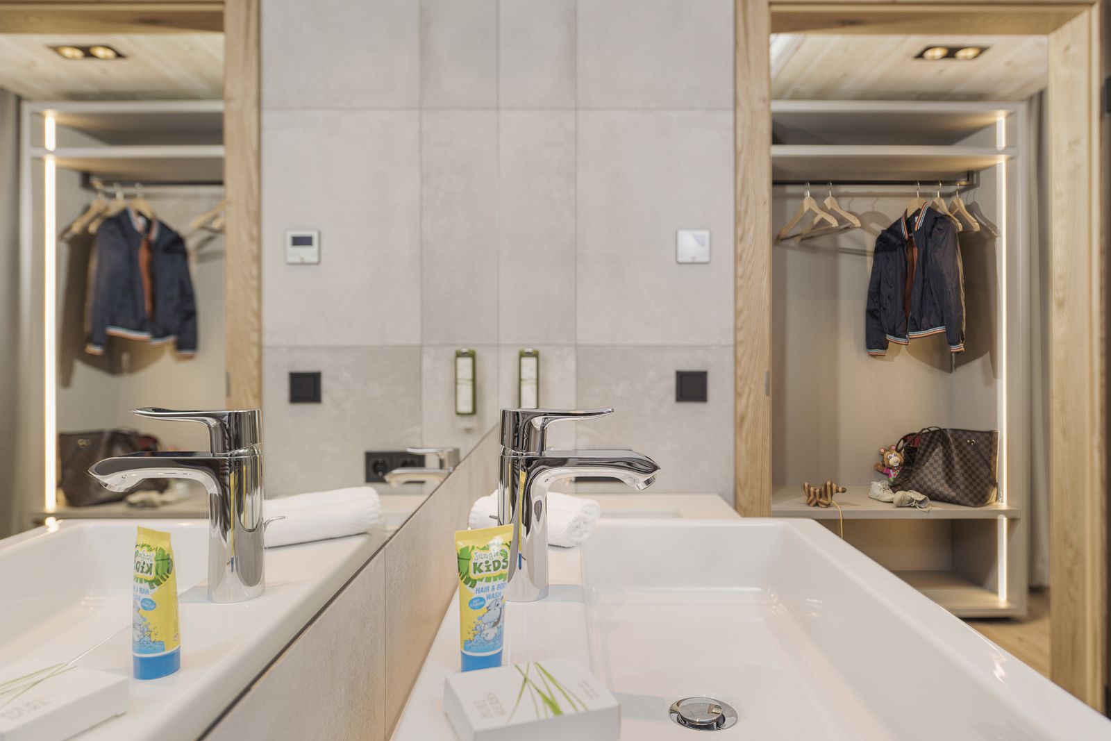 „49er" Zirben FamilySuite image 4 - Mia Alpina