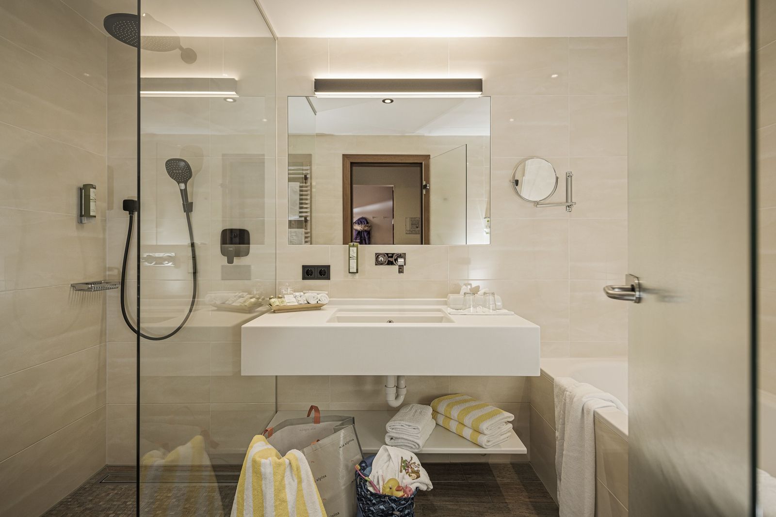 „45er" FamilySuite image 3 - Mia Alpina