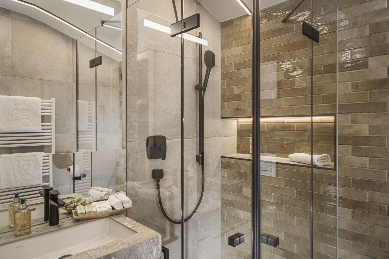 „85er" Zirben FamilySuite Panorama image 8 - Mia Alpina