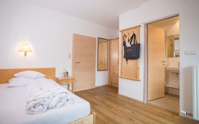 Einbettzimmer mit Balkon (im Nebenhaus)