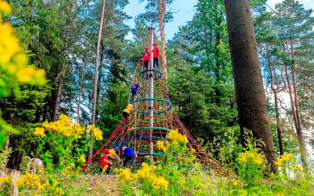 ULRICHSHOF_Waldspielplatz Kletterturm DSC_0871.jpg