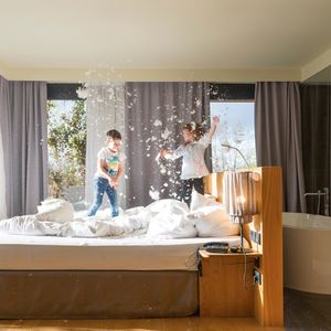 Unsere Luxus-Suiten laden ein zu entspannen und zu genießen - ULRICHSHOF Nature · Family · Design