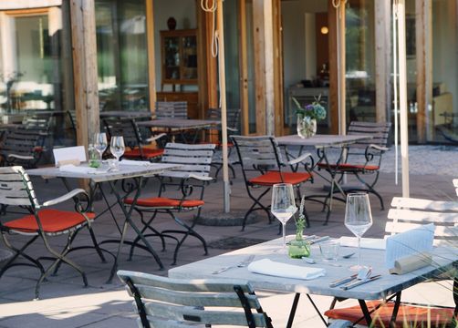 Biohotel Pausnhof: Terrasse - Biohotel Pausnhof, St. Oswald, Bayerischer Wald, Bayern, Deutschland