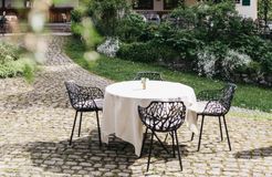 Biohotel Chesa Valisa: Terrasse - Das Naturhotel Chesa Valisa****s, Hirschegg/Kleinwalsertal, Vorarlberg, Österreich