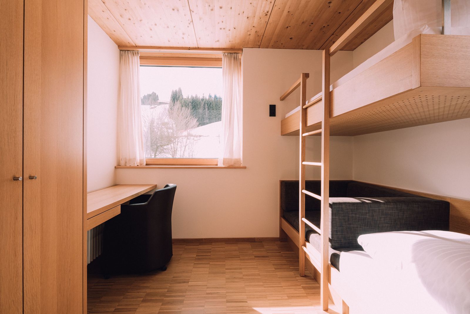 BIO HOTEL Naturhotel Chesa Valisa Familienzimmer Komfort Stockbett Winter