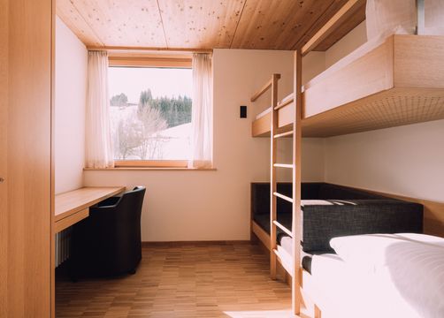 BIO HOTEL Naturhotel Chesa Valisa Familienzimmer Komfort Stockbett Winter (7/9) - Das Naturhotel Chesa Valisa****s