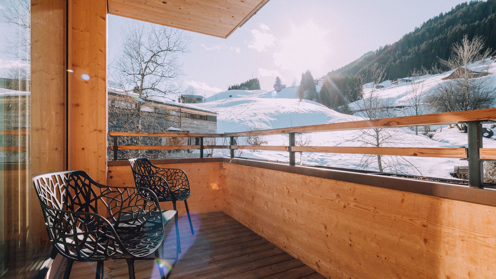BIO HOTEL Naturhotel Chesa Valisa Zimmer Komfort Balkon Schnee