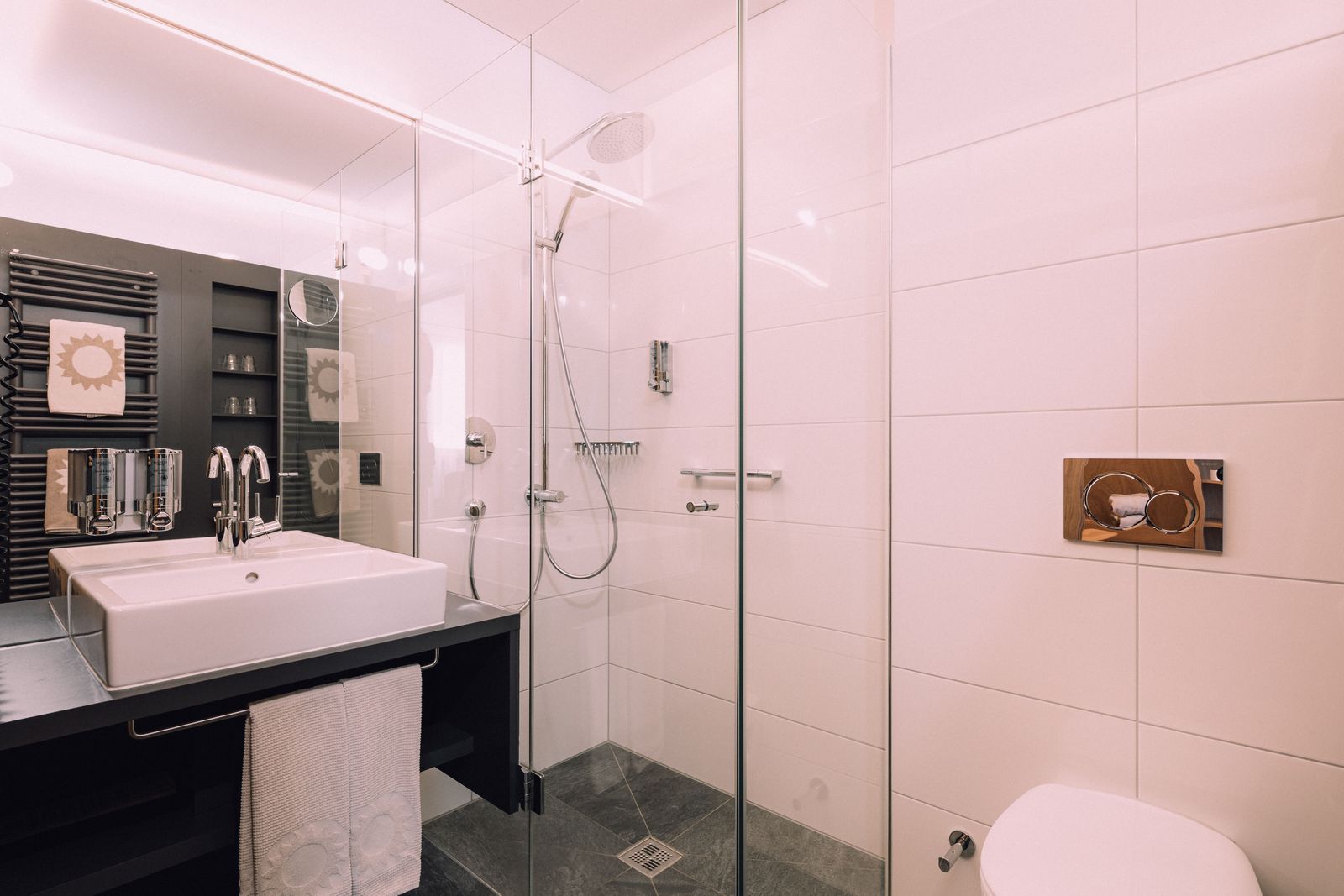 BIO HOTEL Naturhotel Chesa Valisa Zimmer Superior Badezimmer