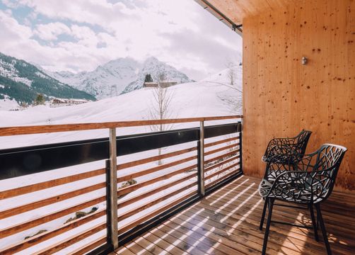 BIO HOTEL Naturhotel Chesa Valisa Zimmer Superior Balkon Schnee (7/11) - Das Naturhotel Chesa Valisa****s