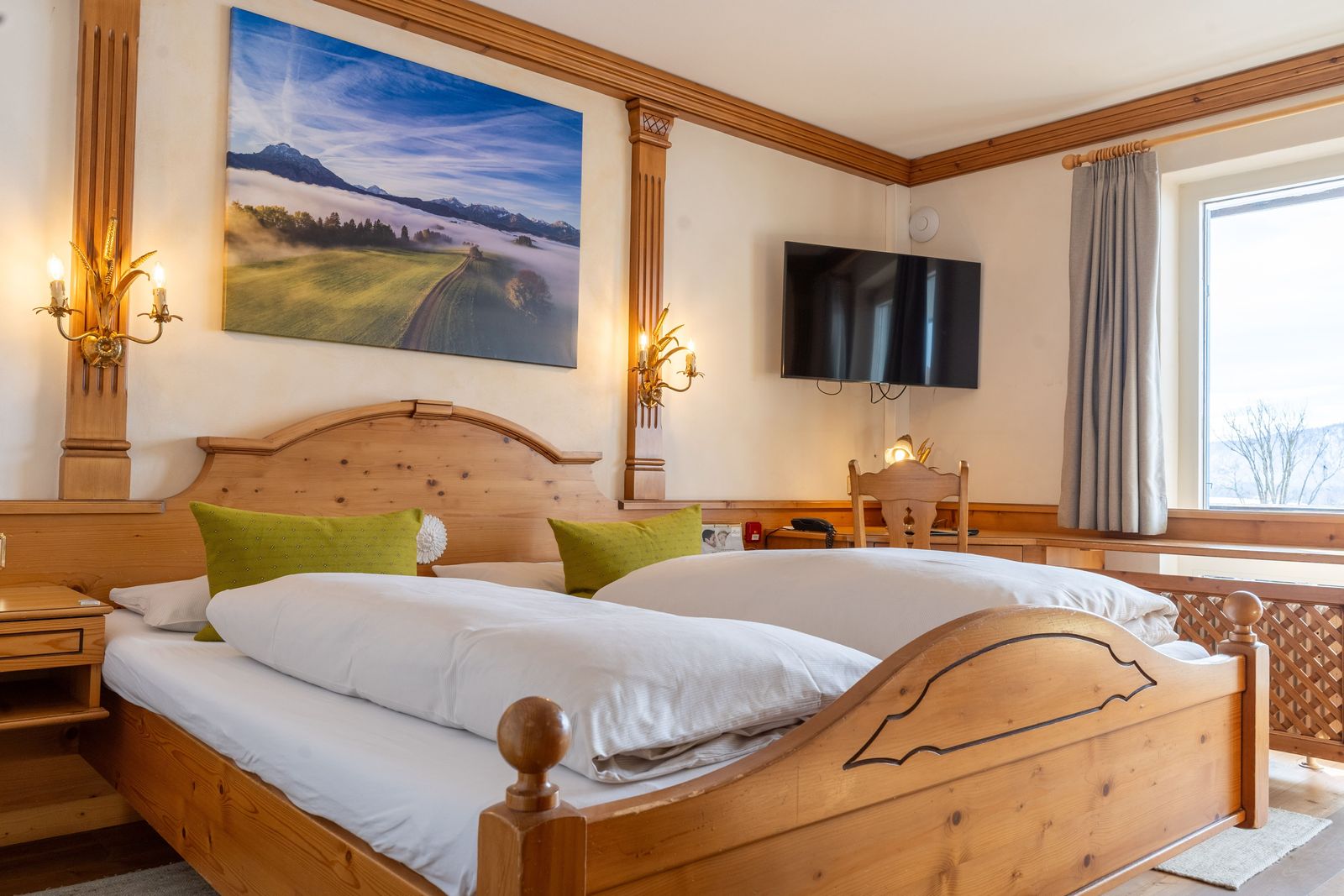 Single room Bio-Balance - also for double use - with south-facing balcony and lake and mountain view