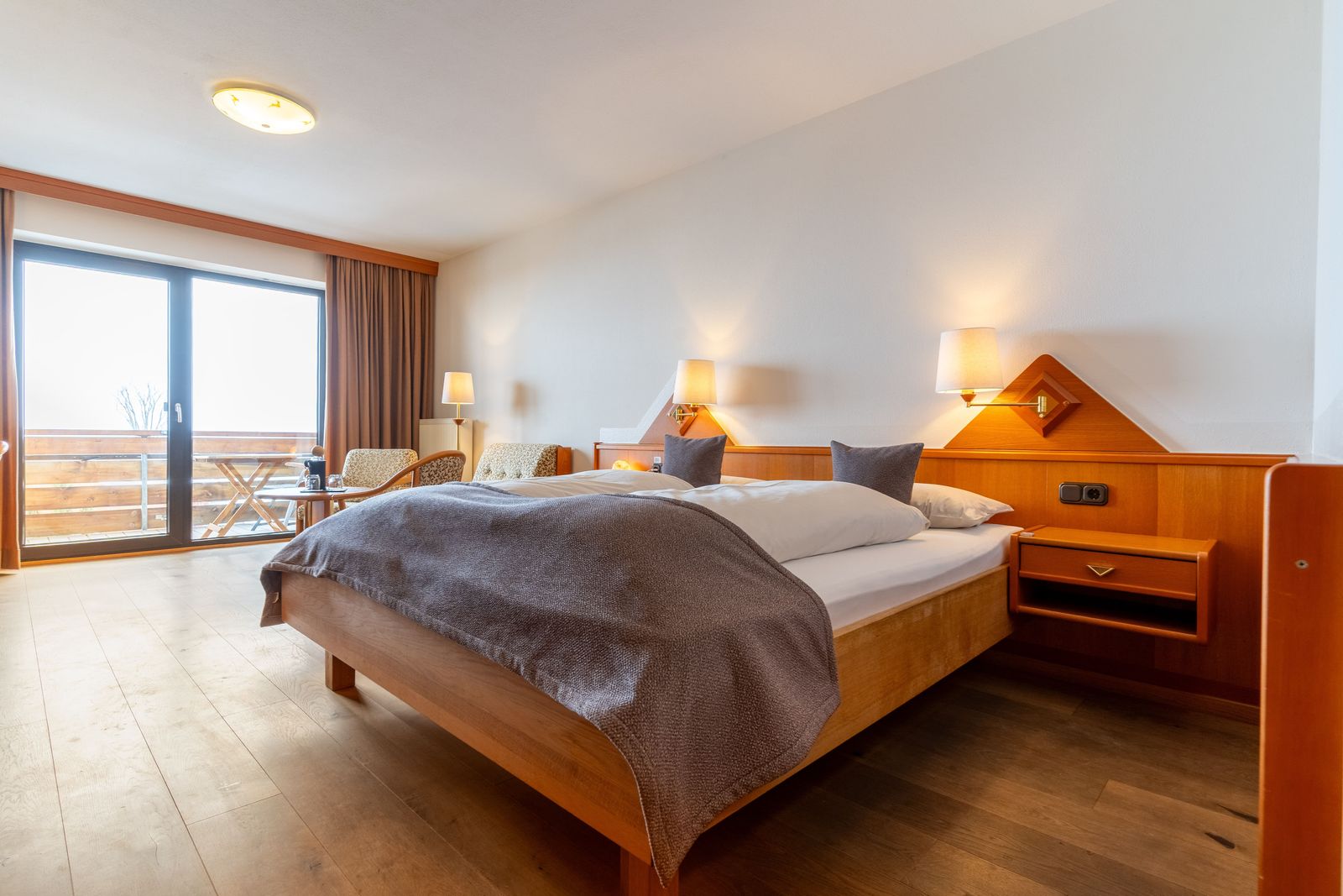 Double room south panorama "COMFORT" with wooden floor and south-facing balcony