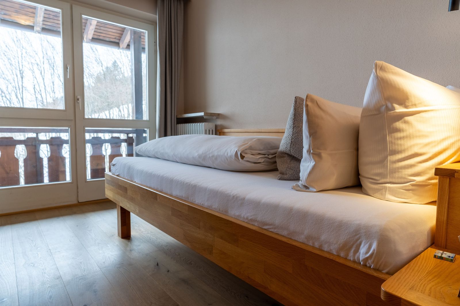 Einzelzimmer-Appartement "Silberdistel": Einzelbett, getrenntem Wohnraum, Balkon, Dusche, WC