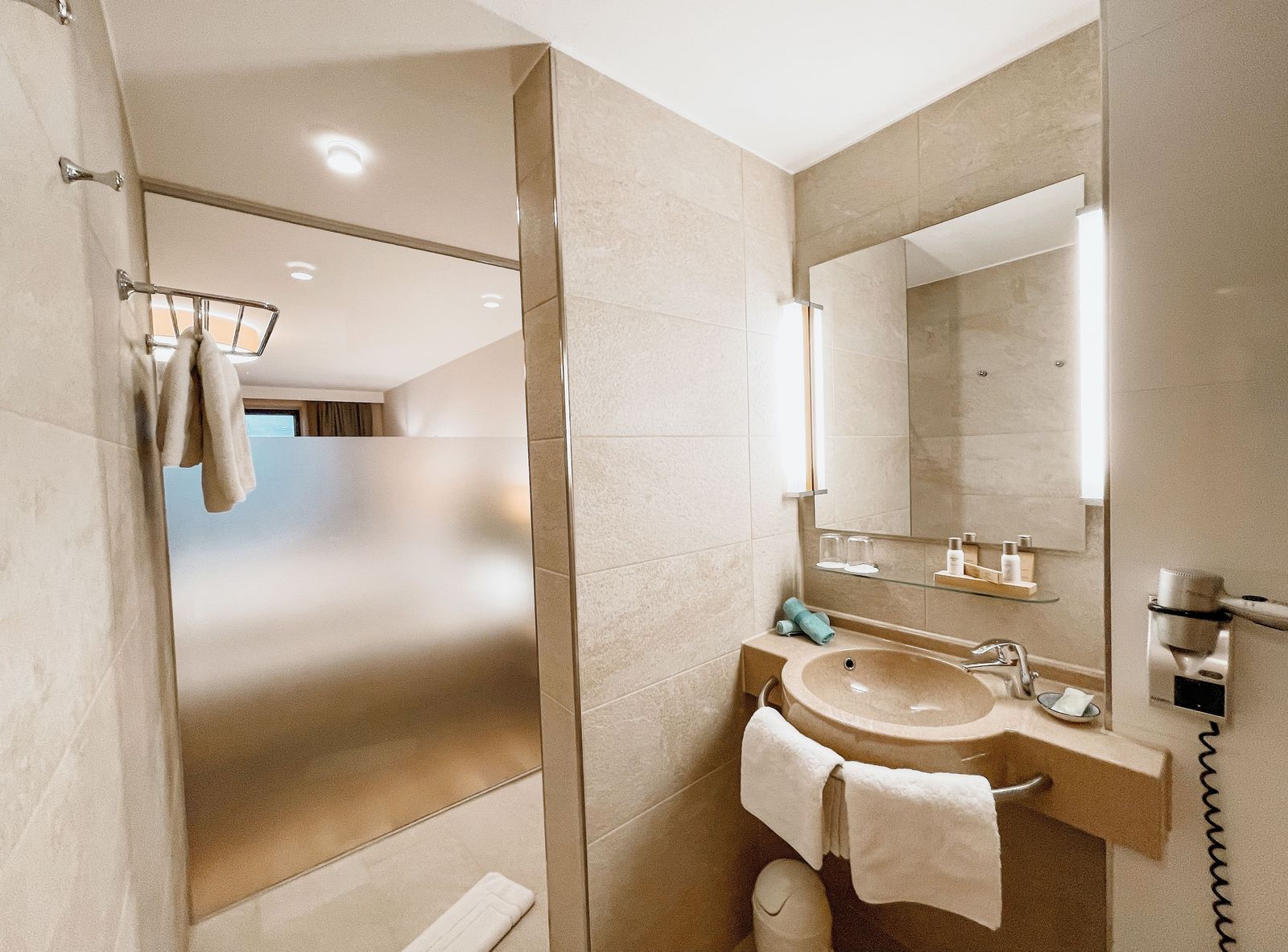 PLUS Doppelzimmer "Seeblick" **** image 7 - Biohotel Eggensberger