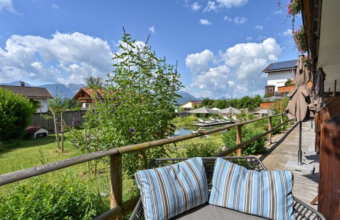 Biohotel Eggensberger Aussicht auf Terrasse der SUPERIOR Gartenglück Zimmer