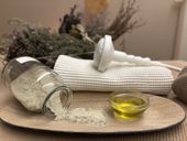 Alpenkräuter-Dampfstempel-Massage