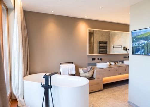 Biohotel Falkenhof Dachgartenloft Badewanne (4/10) - Bio-Thermalhotel Falkenhof