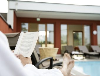 Top Angebot: FALKENHOF "Sommerglück" - Bio-Thermalhotel Falkenhof