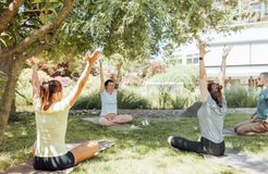 Biohotel theiner's garten: Yoga im Garten - Biorefugium theiner's garten, Gargazon, Meran Umgebung, Trentino-Südtirol, Italien