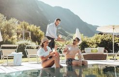 Biohotel theiner's Garten: Drinks am Pool - Biorefugium theiner's garten, Gargazon, Meran Umgebung, Trentino-Südtirol, Italien