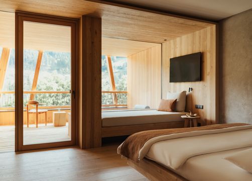Suite with bay window (4/9) - Tauber's Bio Vitalhotel