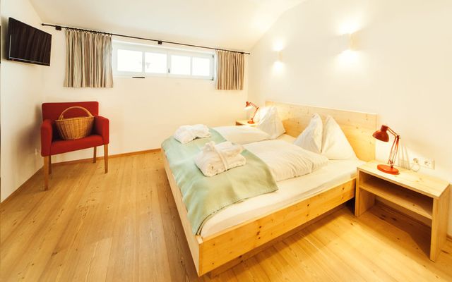 Unterkunft Zimmer/Appartement/Chalet: Familienzimmer mit Balkon und Waldblick Nr. 9