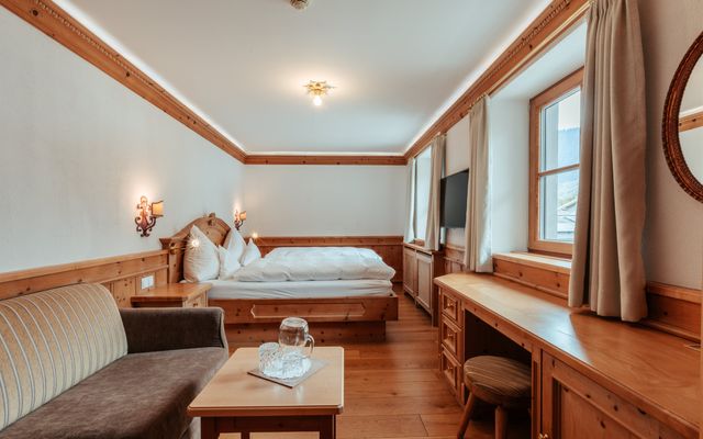 Biozimmer Zirbe ohne Balkon image 1 - Biohotel Schweitzer