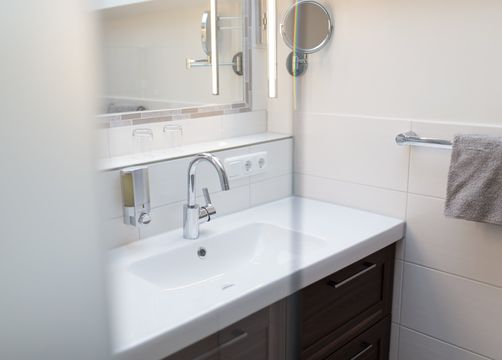 Biohotel moor&mehr Badezimmer der Panorama-Suite Wildrose (4/8) - moor&mehr Bio-Kurhotel