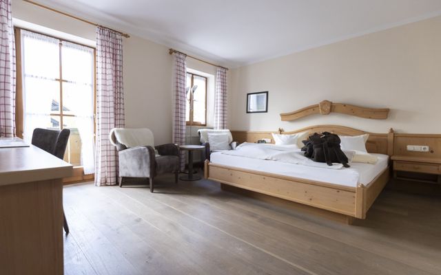 Unterkunft Zimmer/Appartement/Chalet: Komfort-Doppelzimmer Holunder mit Balkon
