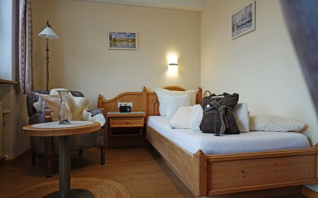 Unterkunft Zimmer/Appartement/Chalet: Komfort-Einzelzimmer Holunder mit Balkon / II