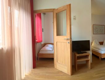  Organic shared rooms with balcony - Landhotel Anna & Reiterhof Vill