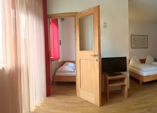 Organic shared rooms with balcony (1/2) - Landhotel Anna & Reiterhof Vill