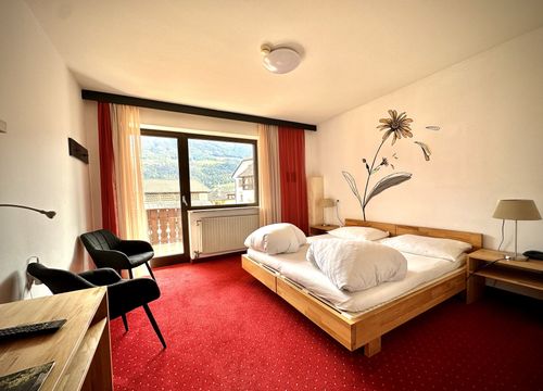 Doppelzimmer mit Balkon (1/4) - Landhotel Anna & Reiterhof Vill